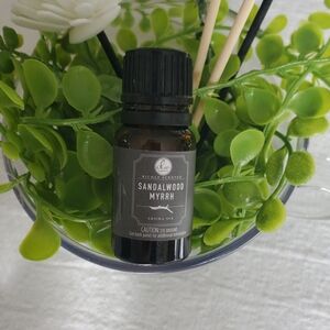 DW HOME- Limited Edition Sandalwood Myrrh Aroma Diffuser Essential Oil- New